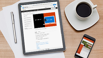 Táblagép, amely egy Microsoft képzési weboldalt, egy csésze kávét és egy okostelefont jelenít meg egy fából készült asztalon