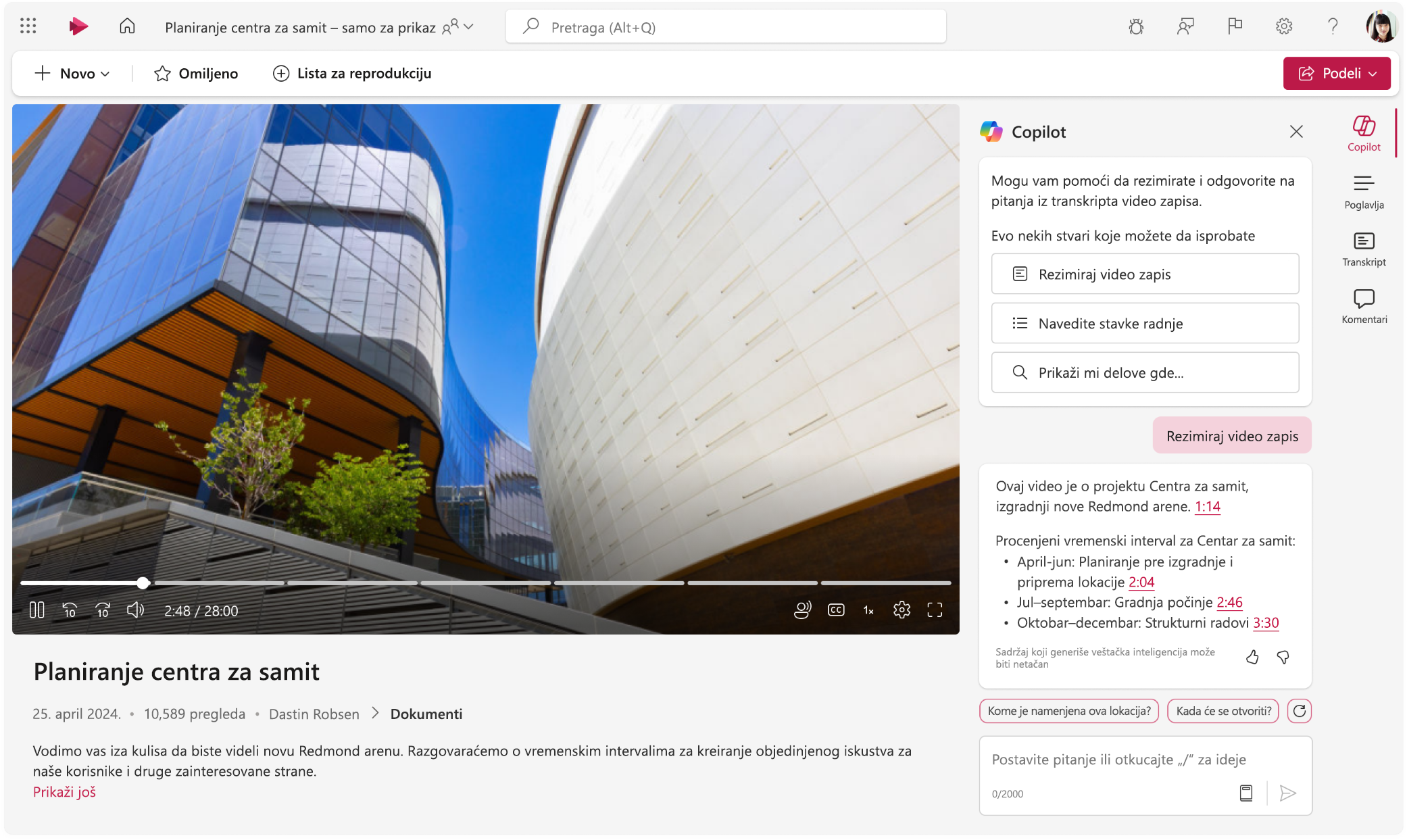 Snimak ekrana koji prikazuje Microsoft Stream video plejer sa prikazanim oknima funkcije Copilot.